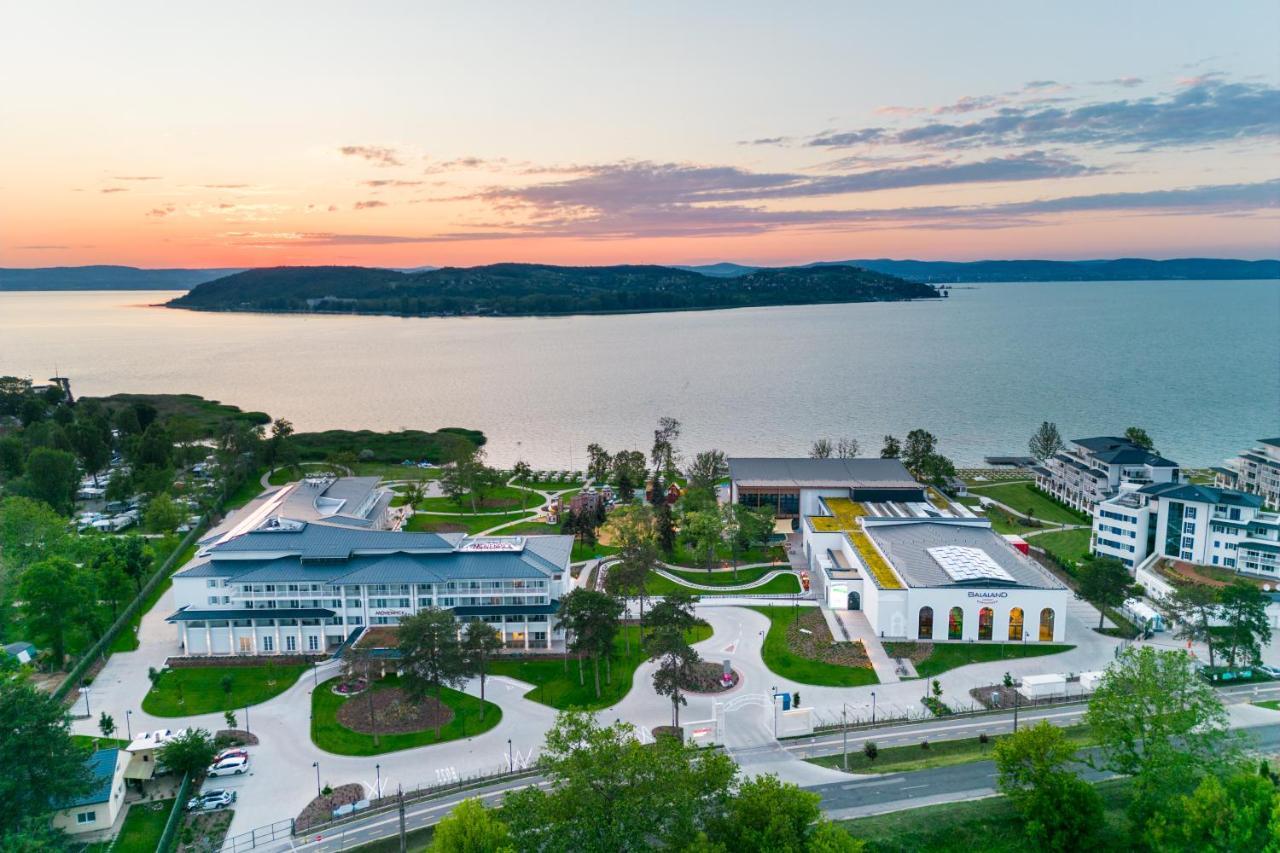 Szántód Moevenpick Balaland Resort Lake Balaton מראה חיצוני תמונה